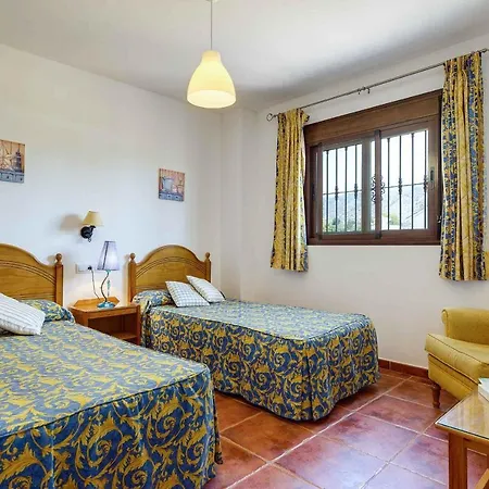 Jara Villa *